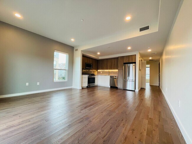 Building Photo - Jamaica Plain 2 bedroom w/garage parking a...