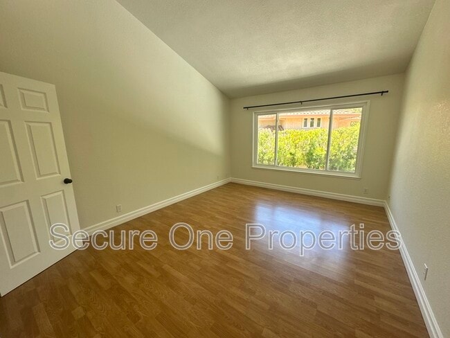 Building Photo - 3880 Via Verde