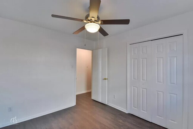 Building Photo - 4626 Don Juan St