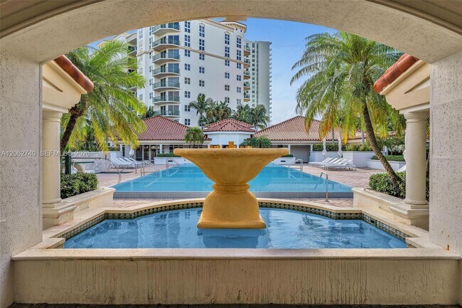Building Photo - 20000 E Country Club Dr