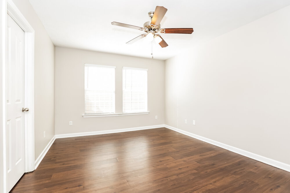 Building Photo - 127 Berele Shepsele Ln
