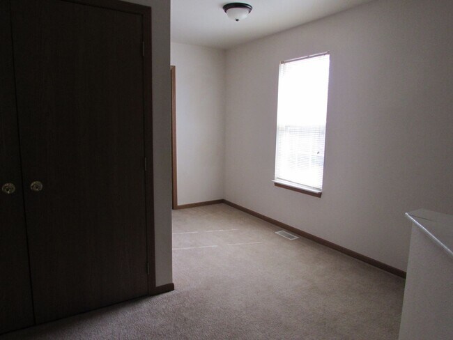 Building Photo - 7616-MF2-E4