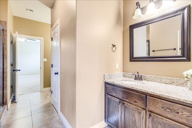 Building Photo - 6241 Lago Vista Dr
