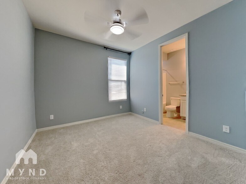 Building Photo - 24598 W Concorda Dr