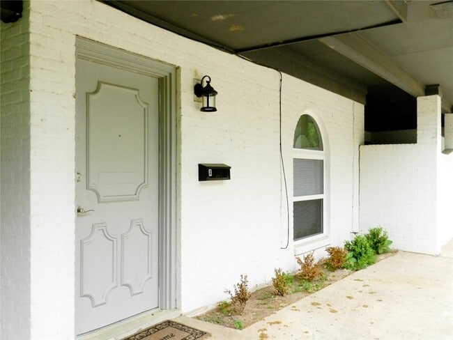 Building Photo - 3713 Meredith St