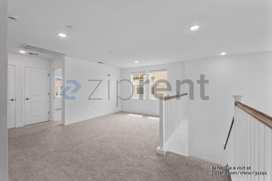 Building Photo - 15997 Mavericks Ln