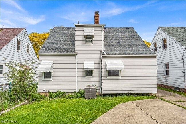 Building Photo - 5688 E 141st St