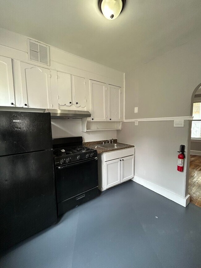 Building Photo - 659 Stuyvesant Ave