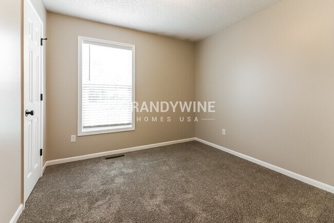 Building Photo - 106 W Laredo Trail