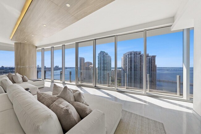 Building Photo - 300 Biscayne Blvd Way
