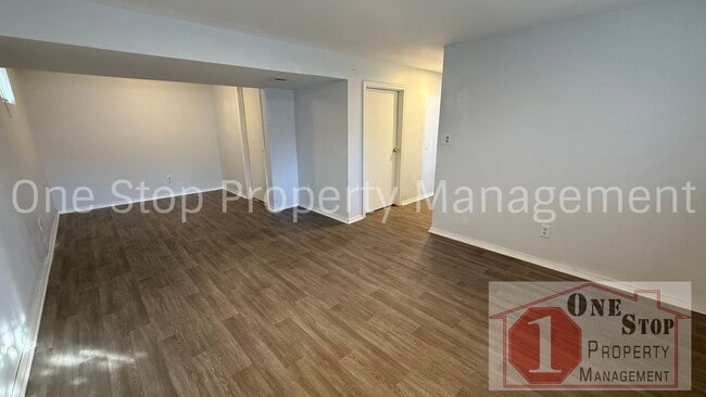 Building Photo - Charming 3-bedroom, 2-bathroom home in Blue Springs