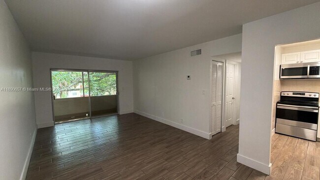 Building Photo - 271 Bonnie Blvd