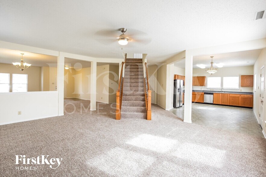 Building Photo - 1079 King Maple Dr