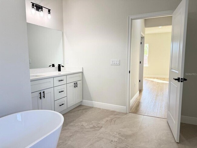Building Photo - 2336 SW 168th Loop