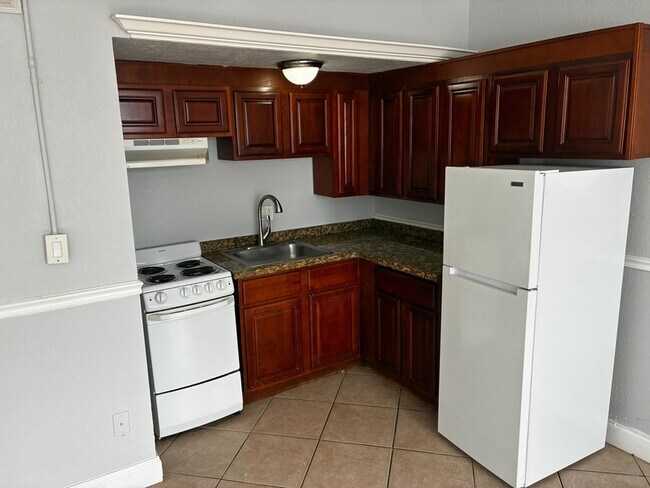 Building Photo - 311 W Ashley St