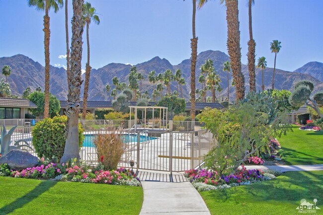 Building Photo - 76975 Roadrunner Dr
