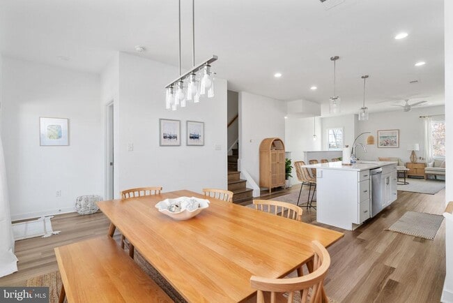 Building Photo - 308 Douglas Ave