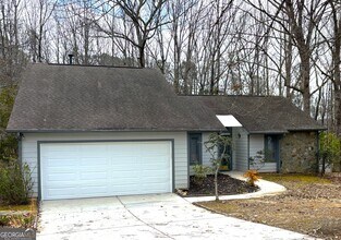 Building Photo - 332 Brooke Wood Dr