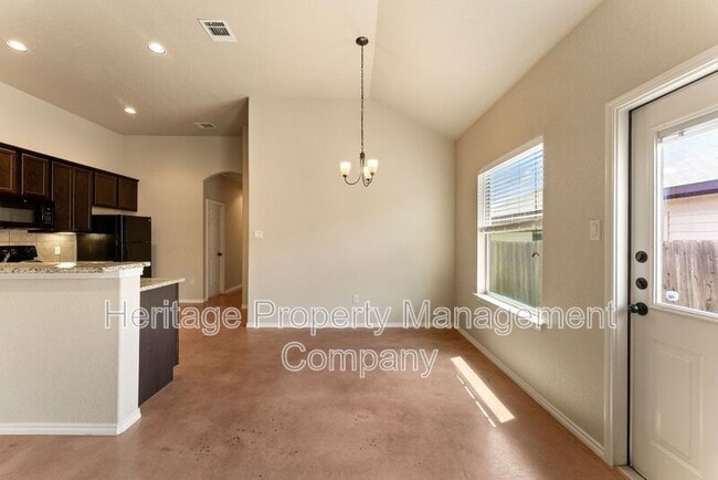 Building Photo - 2541 Pahmeyer Rd