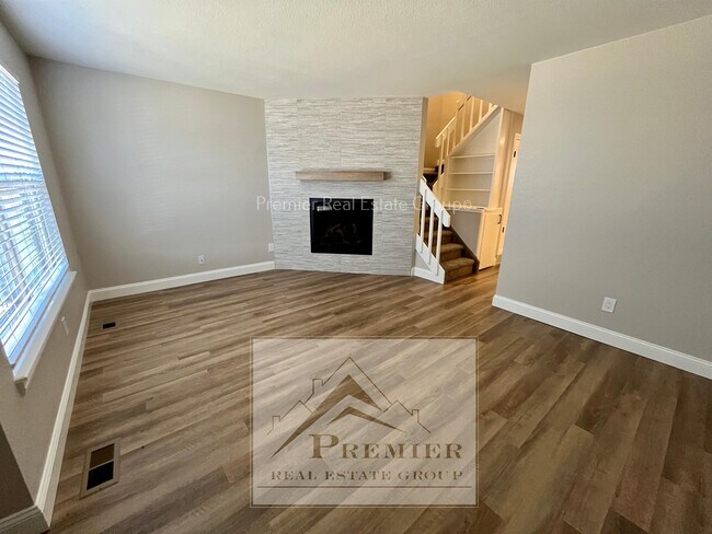 Building Photo - 7905 Lexington Park Dr