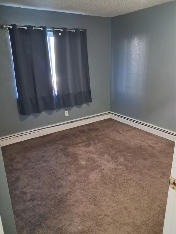 Building Photo - 1425 N Yosemite St