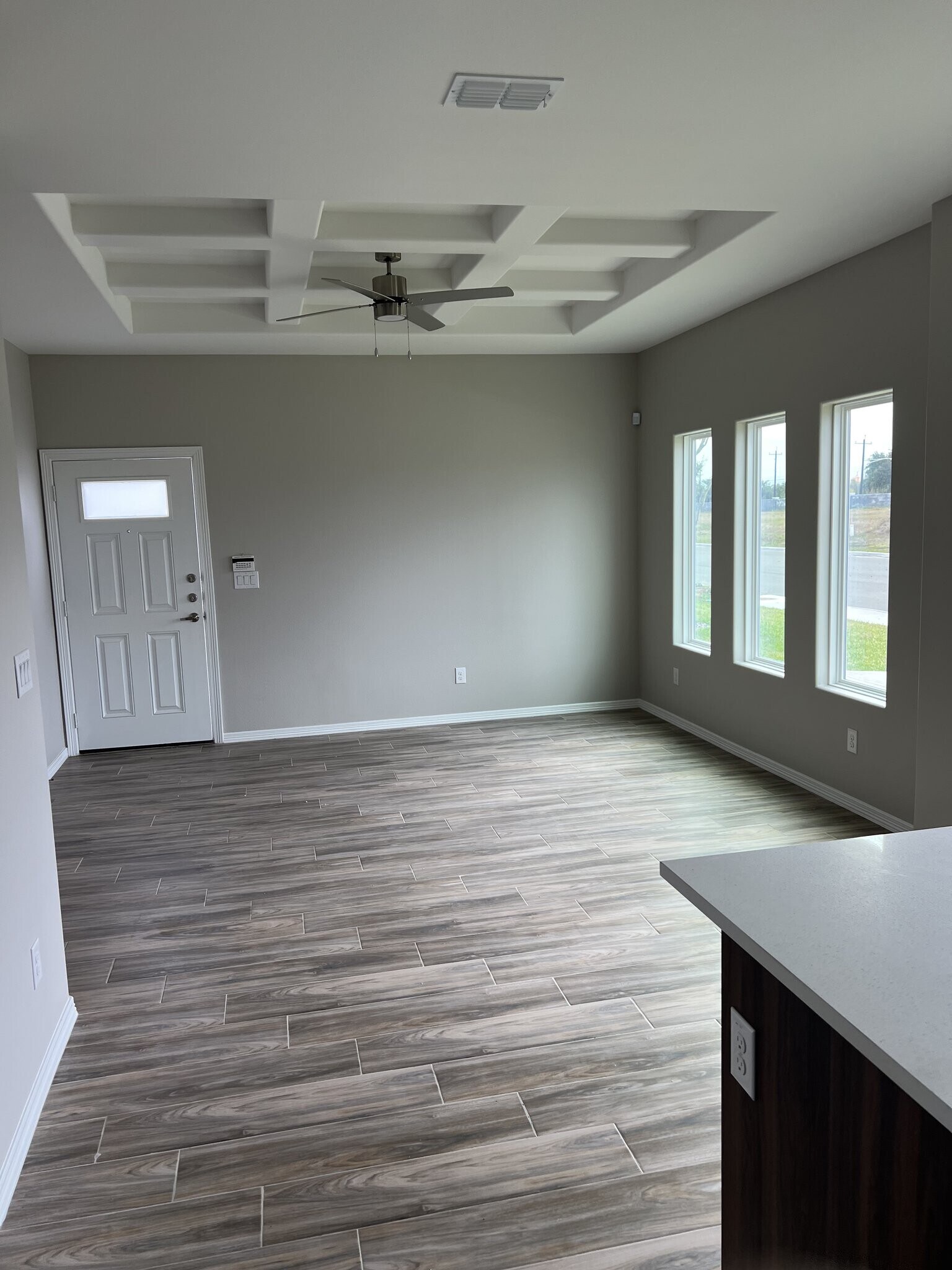 Building Photo - 84 E La Vista Ave