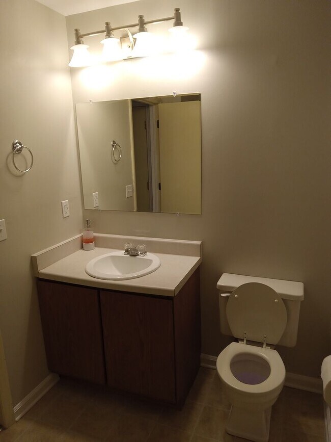 Building Photo - $1790 for Beautiful Durham Townhouse for Rent
