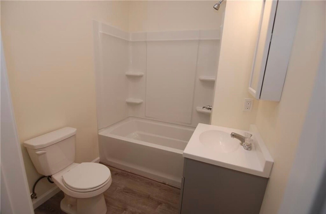 Building Photo - 19 D'Annunzio Ave