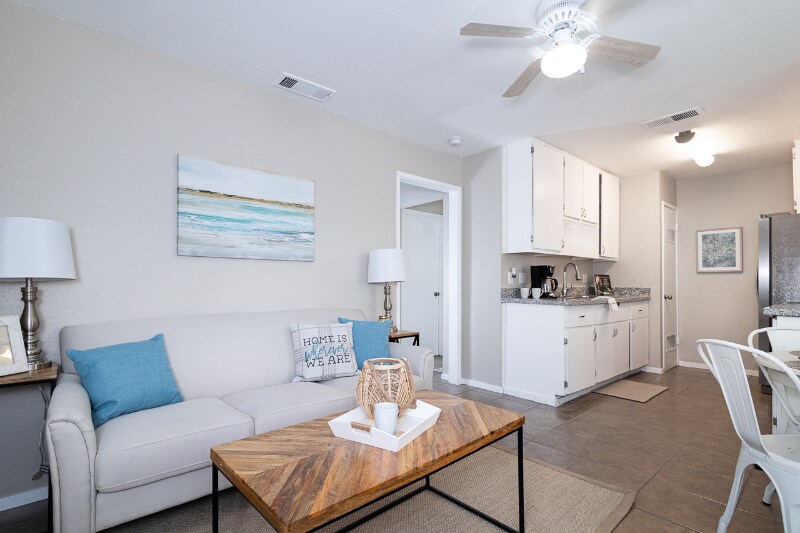 Building Photo - 1517 Nogales St