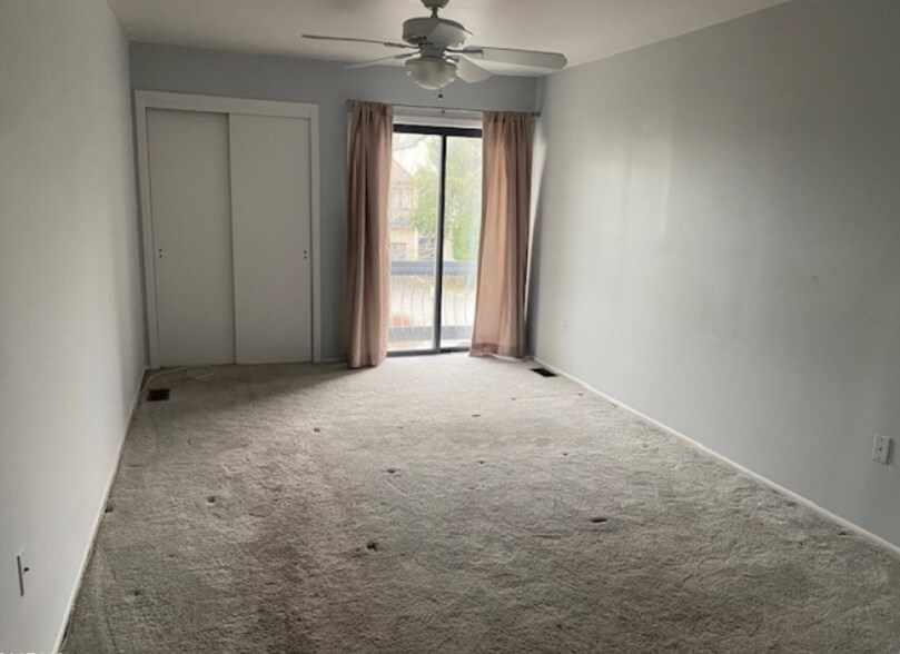 Building Photo - 260 Crabtree Ct