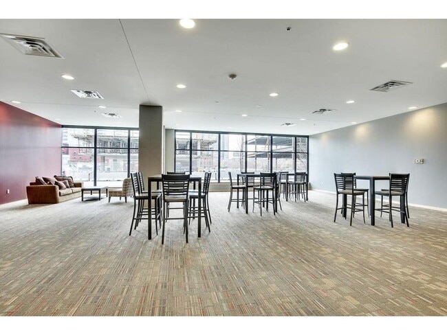 Building Photo - 740 Portland Ave