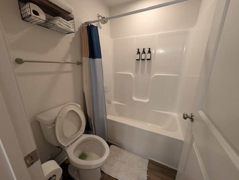 Building Photo - Room in Townhome on Sullins Rd