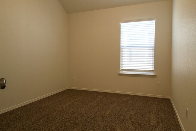 Building Photo - 1208 Golden Summer Pl