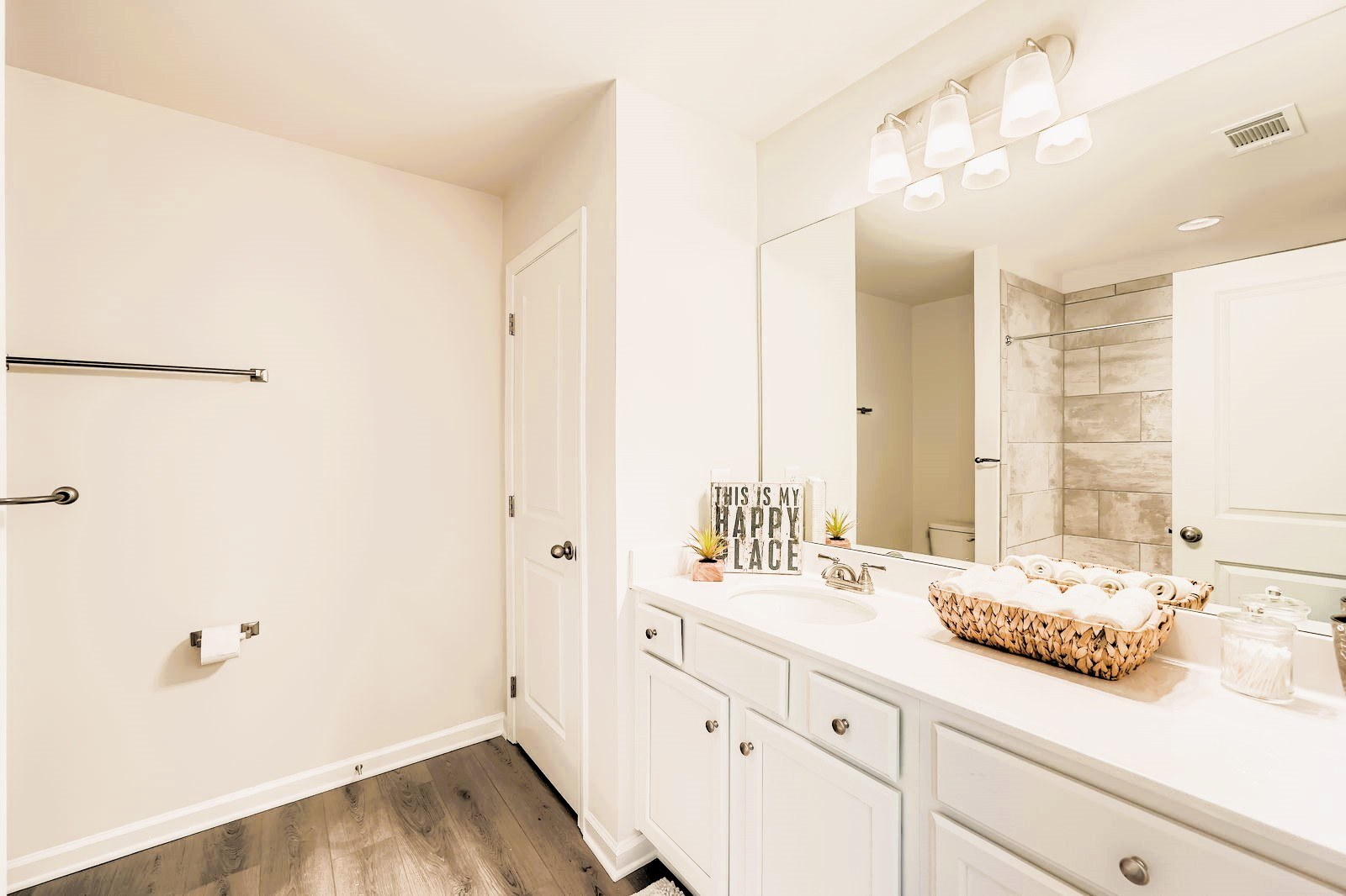 Building Photo - 76 Basswood Ln