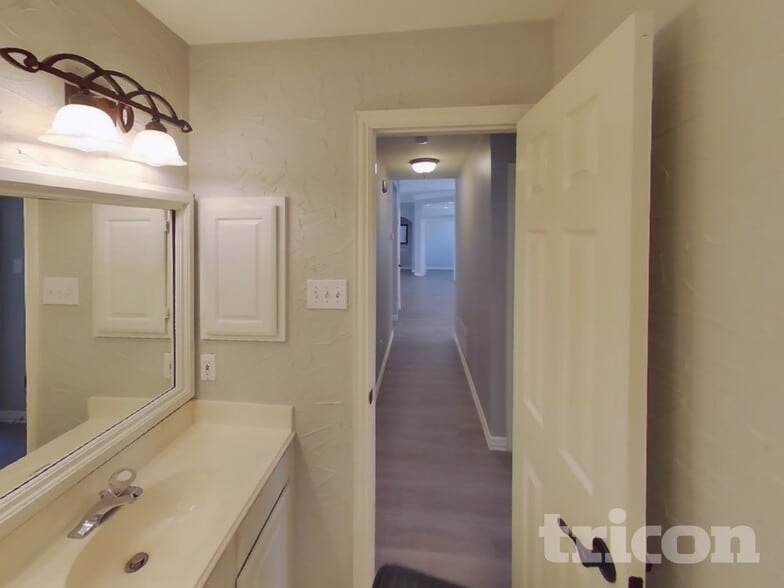 Building Photo - 1793 Lake Breeze Dr