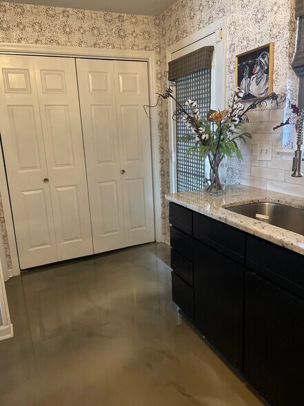 W/D Closet, Exit Door - 105 Ellington Pl