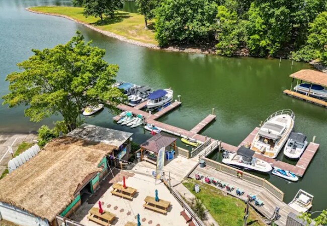 Building Photo - Beautiful lakefront living in Sherrils Ford