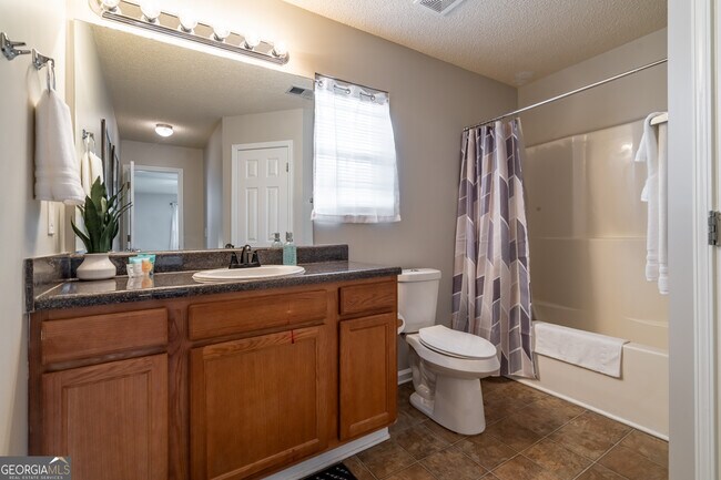 Building Photo - 106 Middlebrook Dr