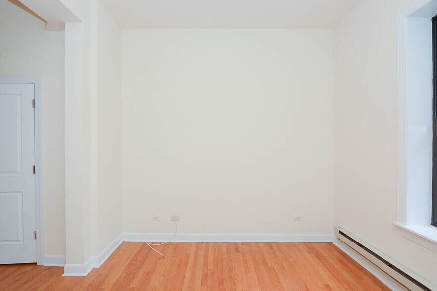 Building Photo - 4715 N Sheridan Rd