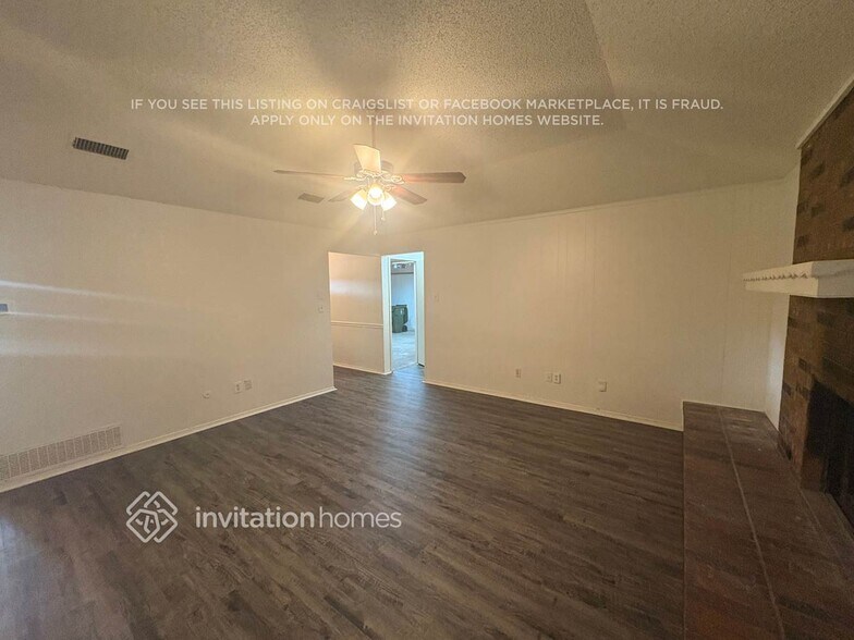 Building Photo - 5205 Hideaway Ct