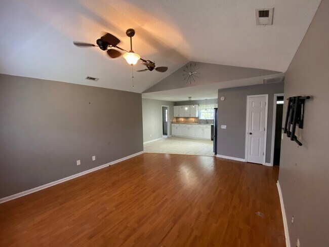 Building Photo - Beautiful Myrtle Beach Home!