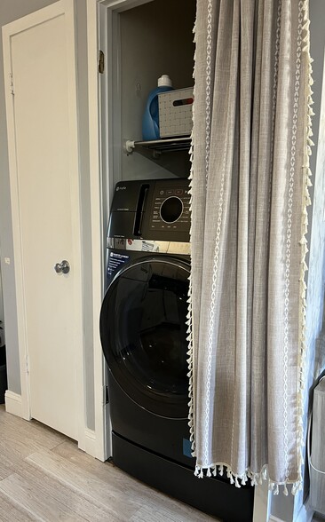 brand new washer/dryer combo - 77 Liberty St