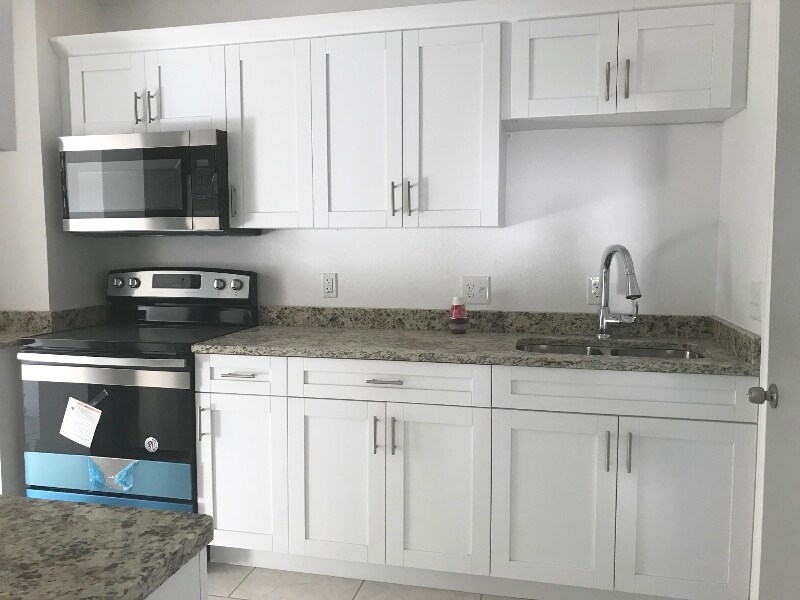 Building Photo - 3619 E 33rd Ave