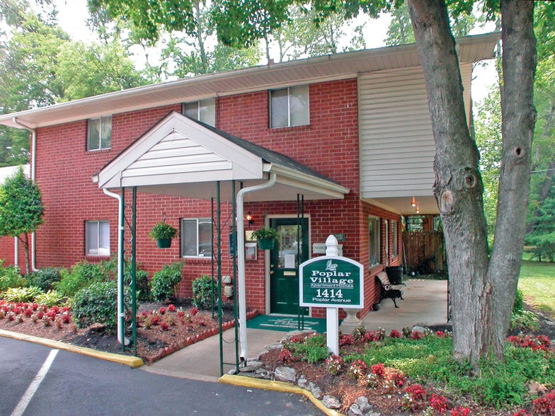 Primary Photo - Poplar Village