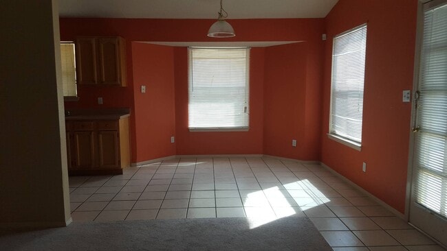 Building Photo - Beautiful house near Loop 375 and Edgemere