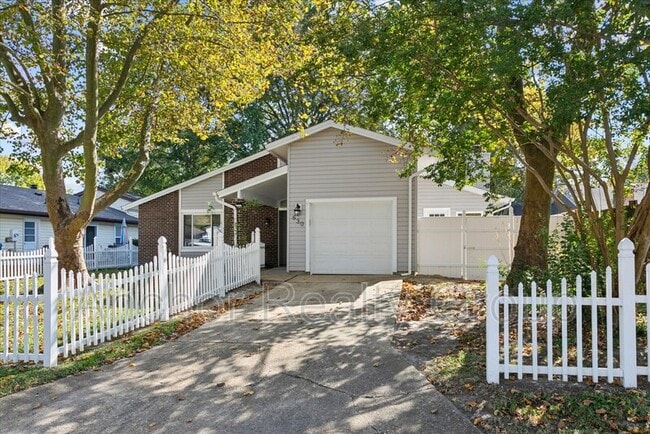 Building Photo - 630 Orangewood Dr