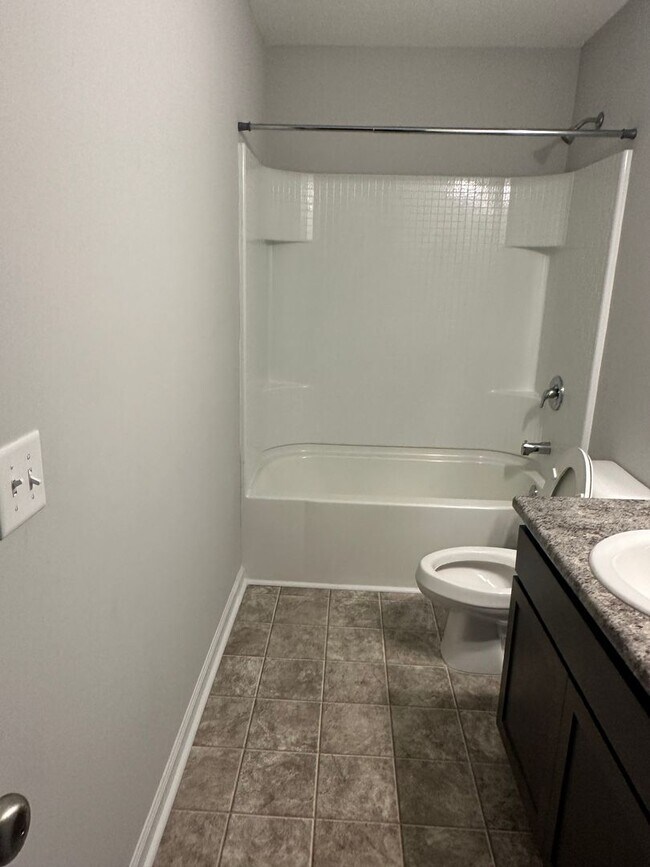 Building Photo - For Rent: Half Off Full First Month Rent