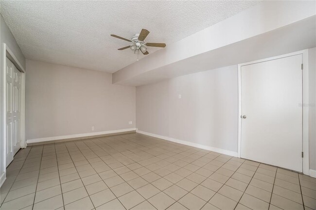 Building Photo - 631 Blackstone Ave