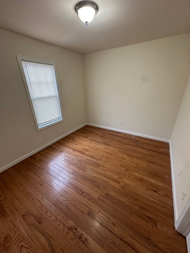 Building Photo - Spring St. 227-231