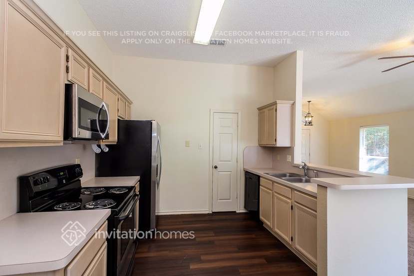 Building Photo - 7614 Maui Ln